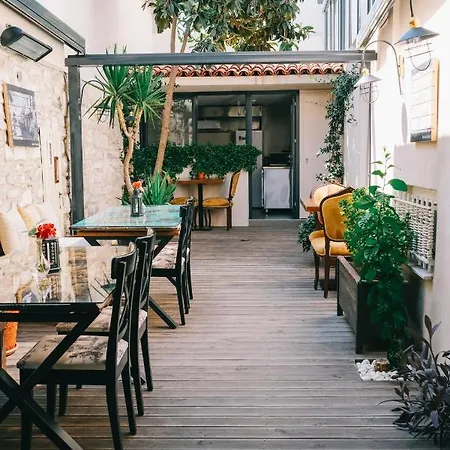 Sakli Tas Urla