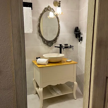 Hotel Sakli Tas Urla